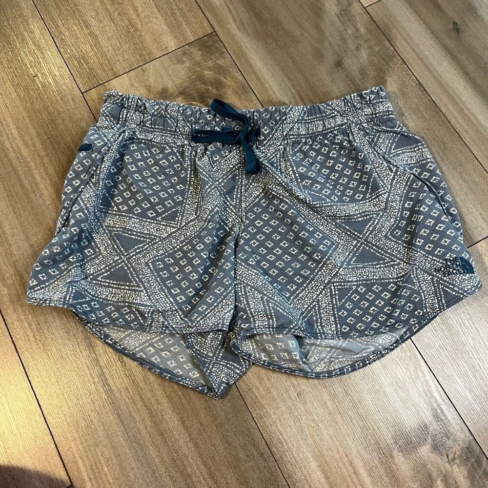 The North Face Womens Blue Geometric‎ Print Athletic Shorts Size Small Bin F-5